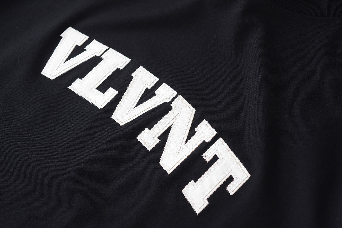 LEATHER-CHAMPS TEE